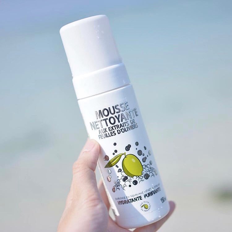 Mousse nettoyante aux extraits de feuilles d'olivier